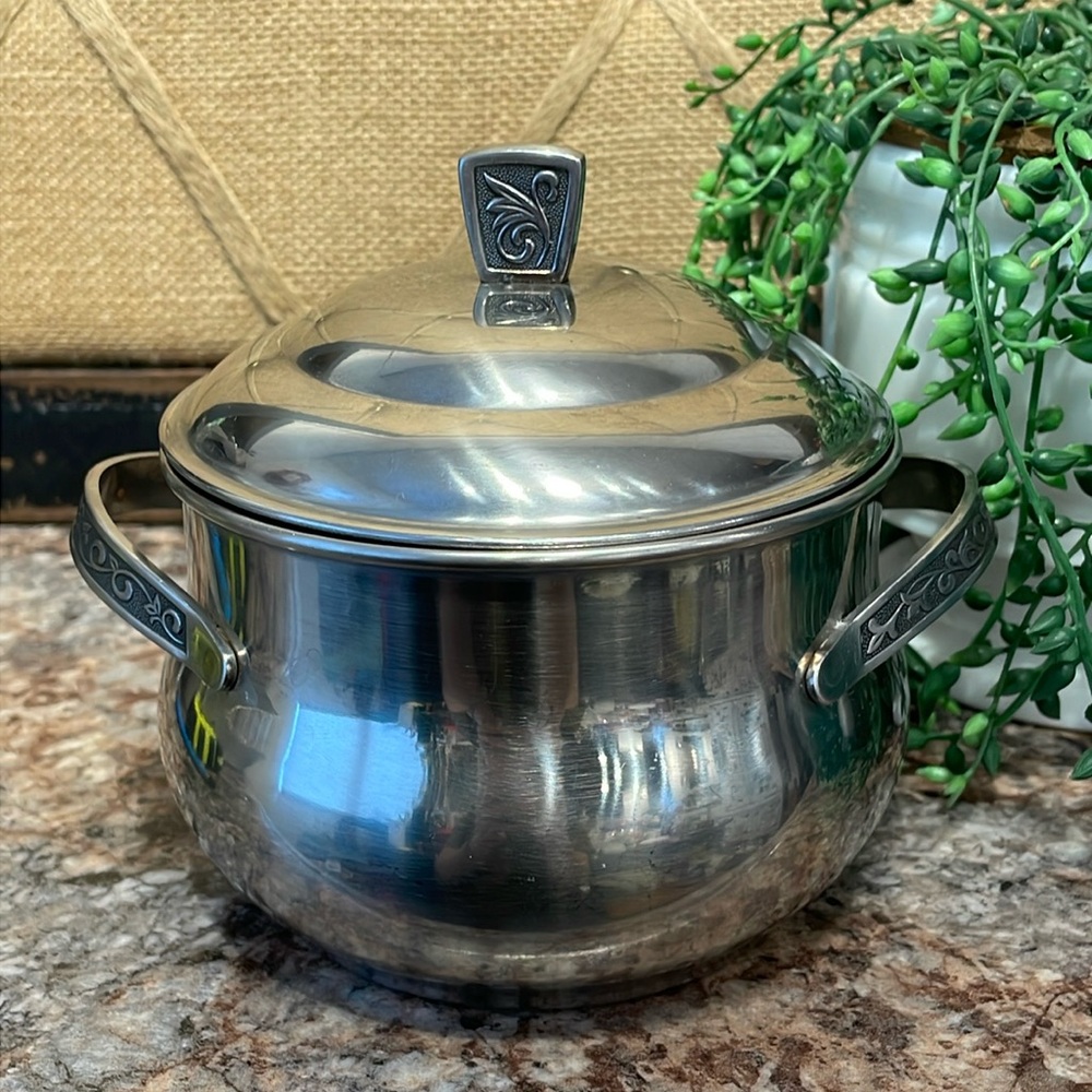 Vintage serving pot